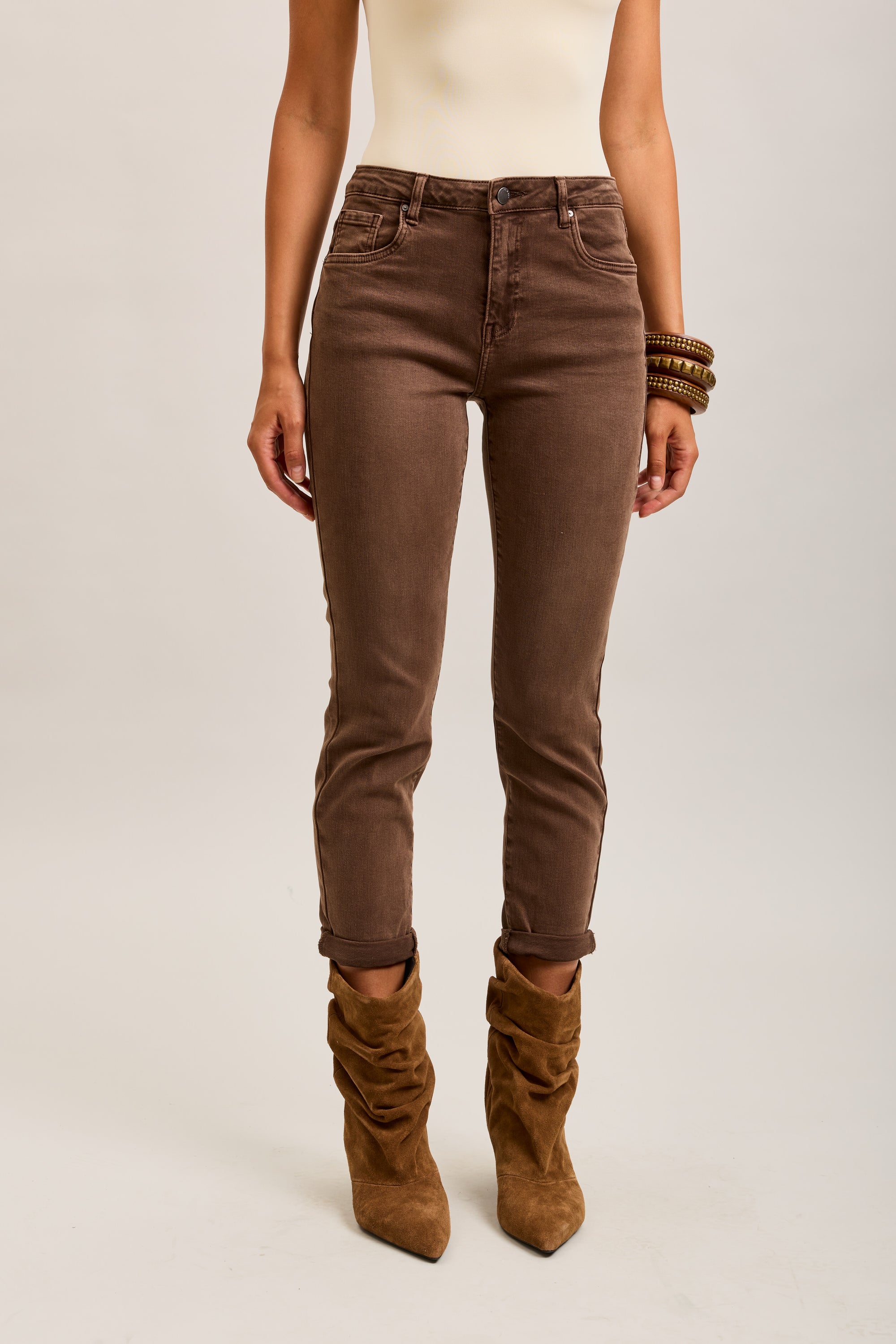 Pantalones vaqueros estilo boyfriend de denim elástico con puños minimalistas Toxik3