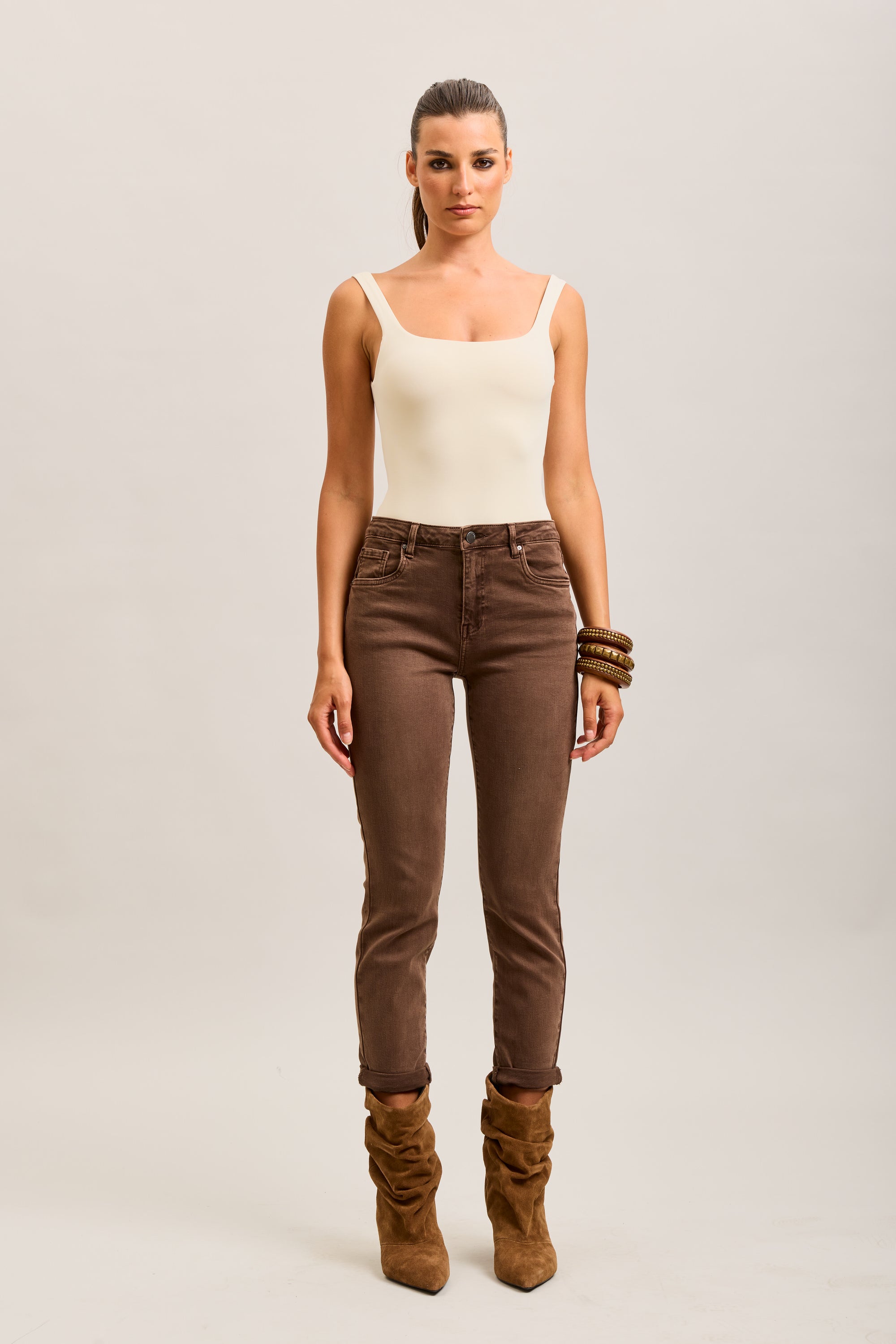 Pantalones vaqueros estilo boyfriend de denim elástico con puños minimalistas Toxik3