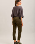 Pantalones vaqueros estilo boyfriend de denim elástico con puños minimalistas Toxik3