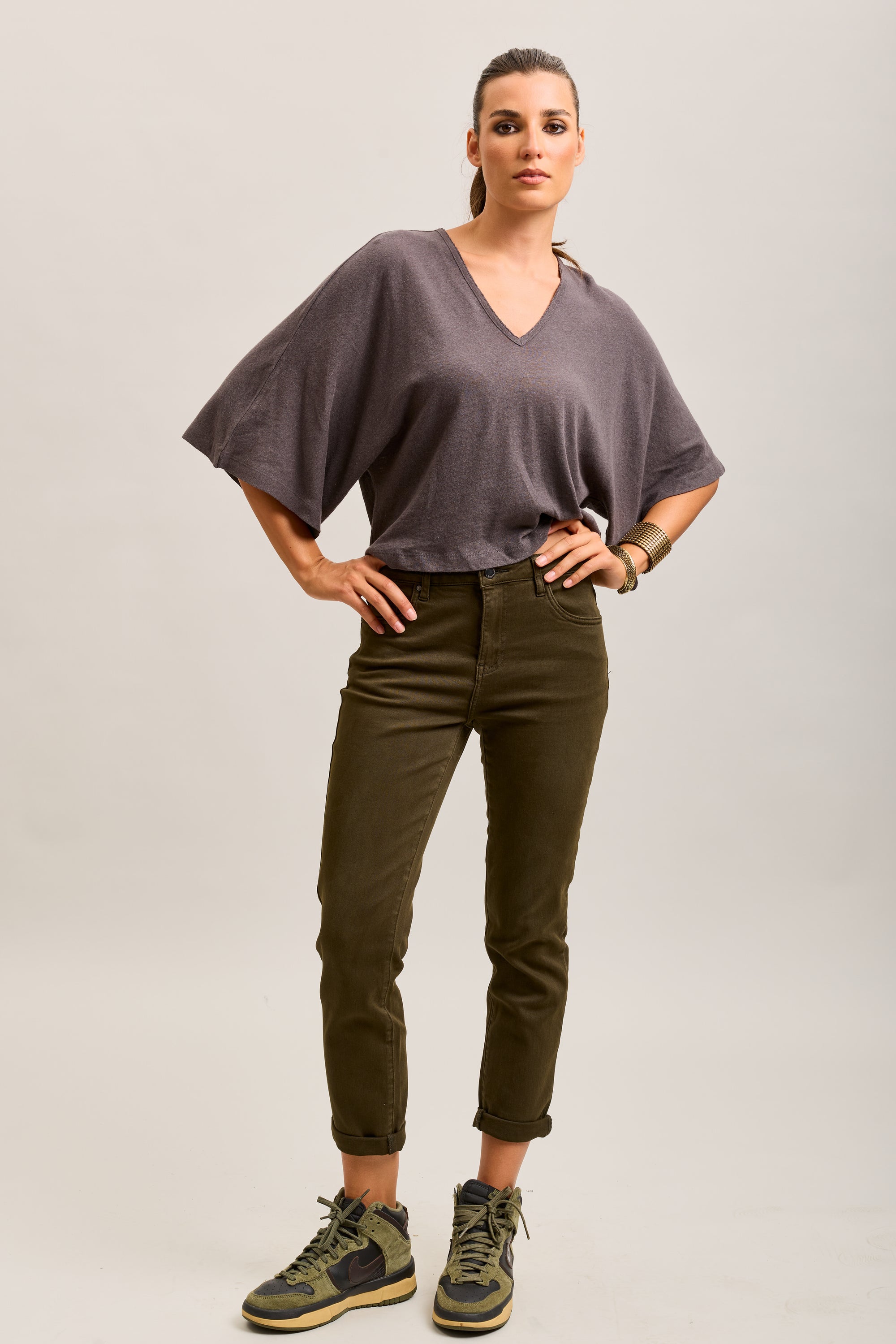 Pantalones vaqueros estilo boyfriend de denim elástico con puños minimalistas Toxik3