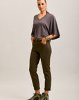 Pantalones vaqueros estilo boyfriend de denim elástico con puños minimalistas Toxik3