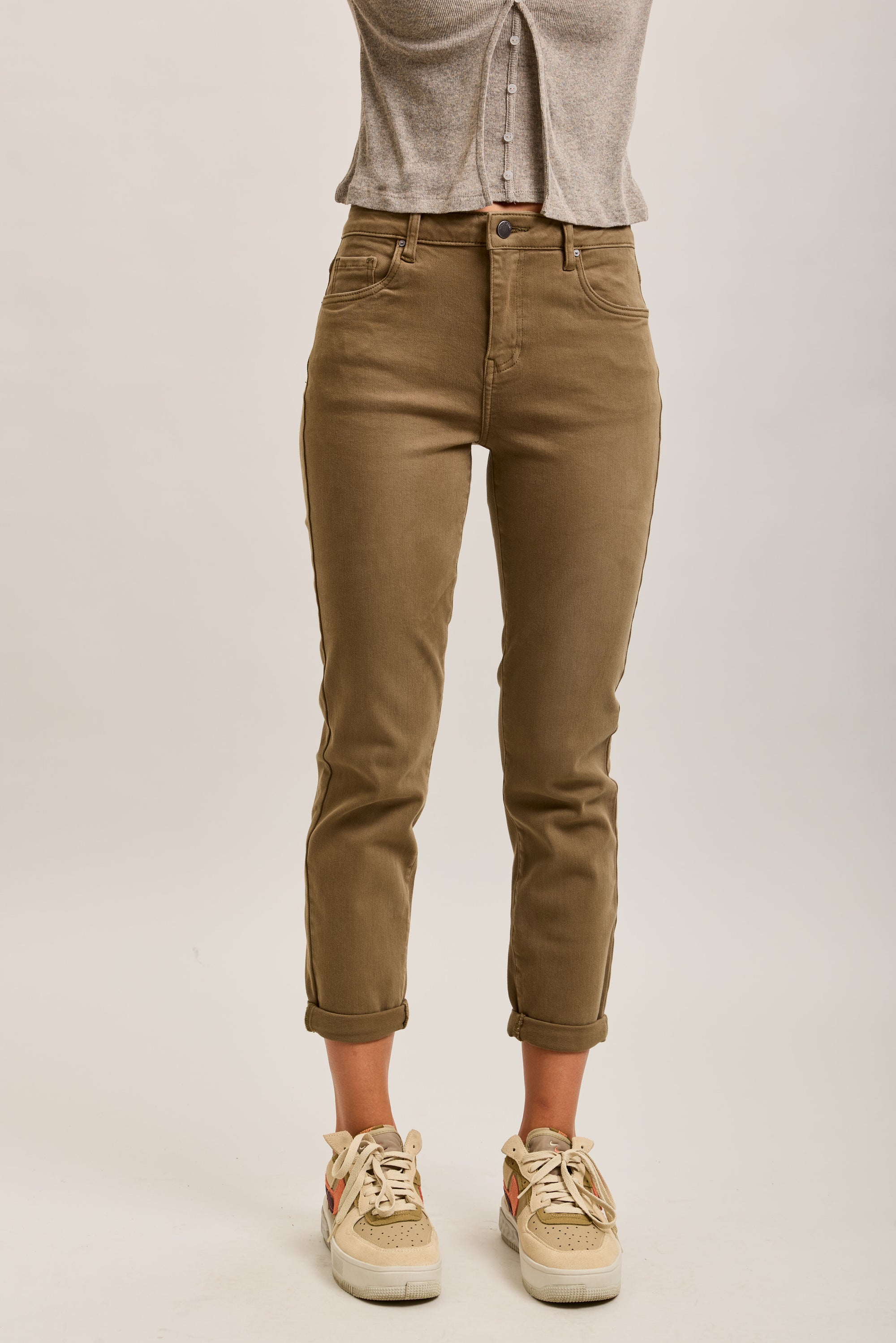 Pantalones vaqueros estilo boyfriend de denim elástico con puños minimalistas Toxik3