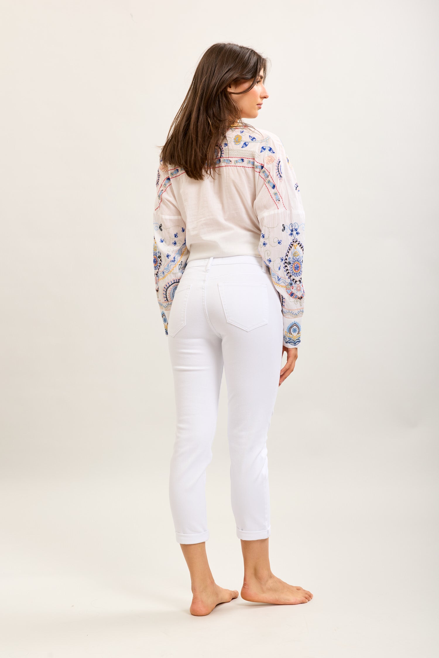 Toxik3 Stretch-Boyfriend-Jeans mit minimalistischen Bündchen
