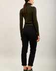 Pantalones vaqueros estilo boyfriend de denim elástico con puños minimalistas Toxik3