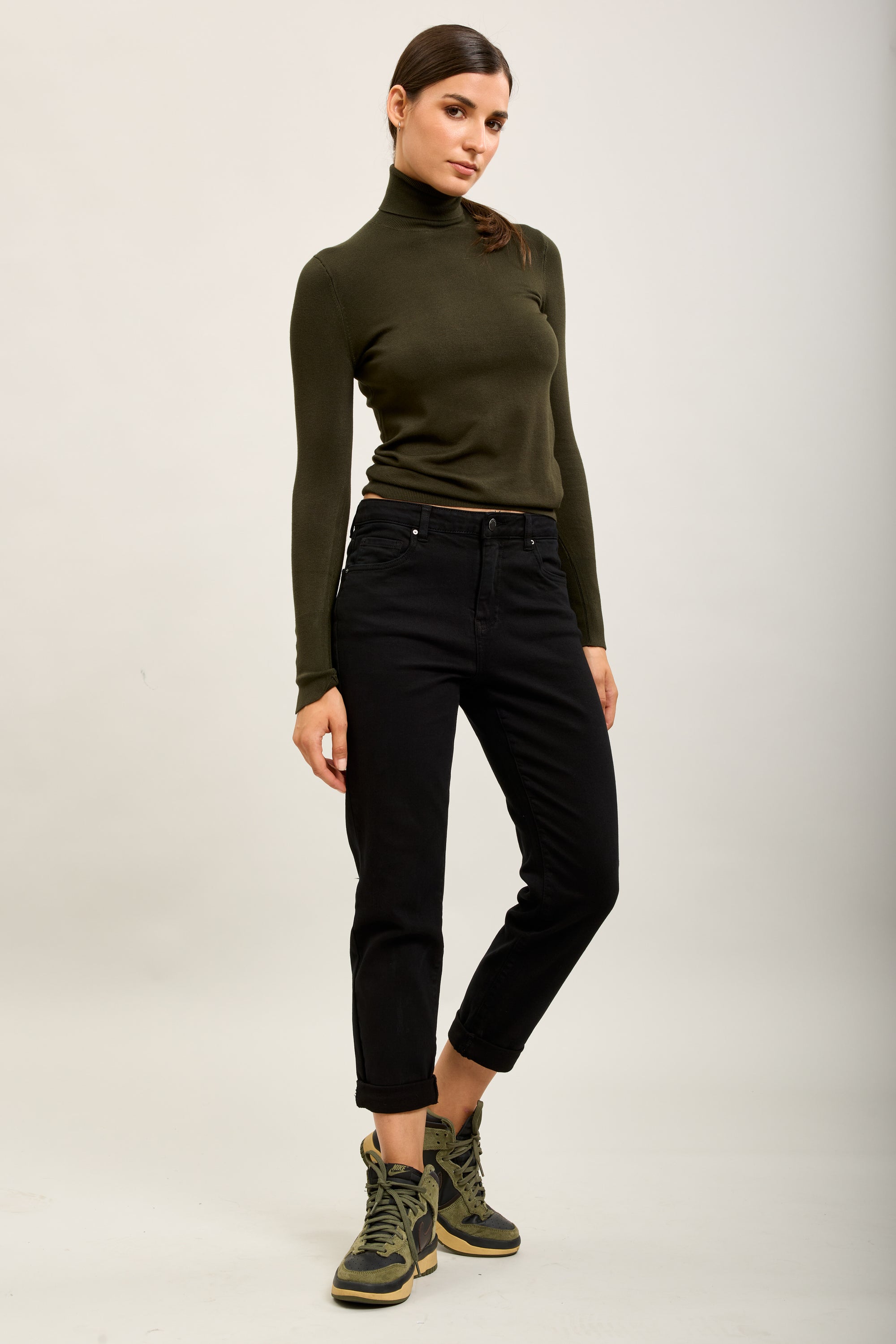 Pantalones vaqueros estilo boyfriend de denim elástico con puños minimalistas Toxik3