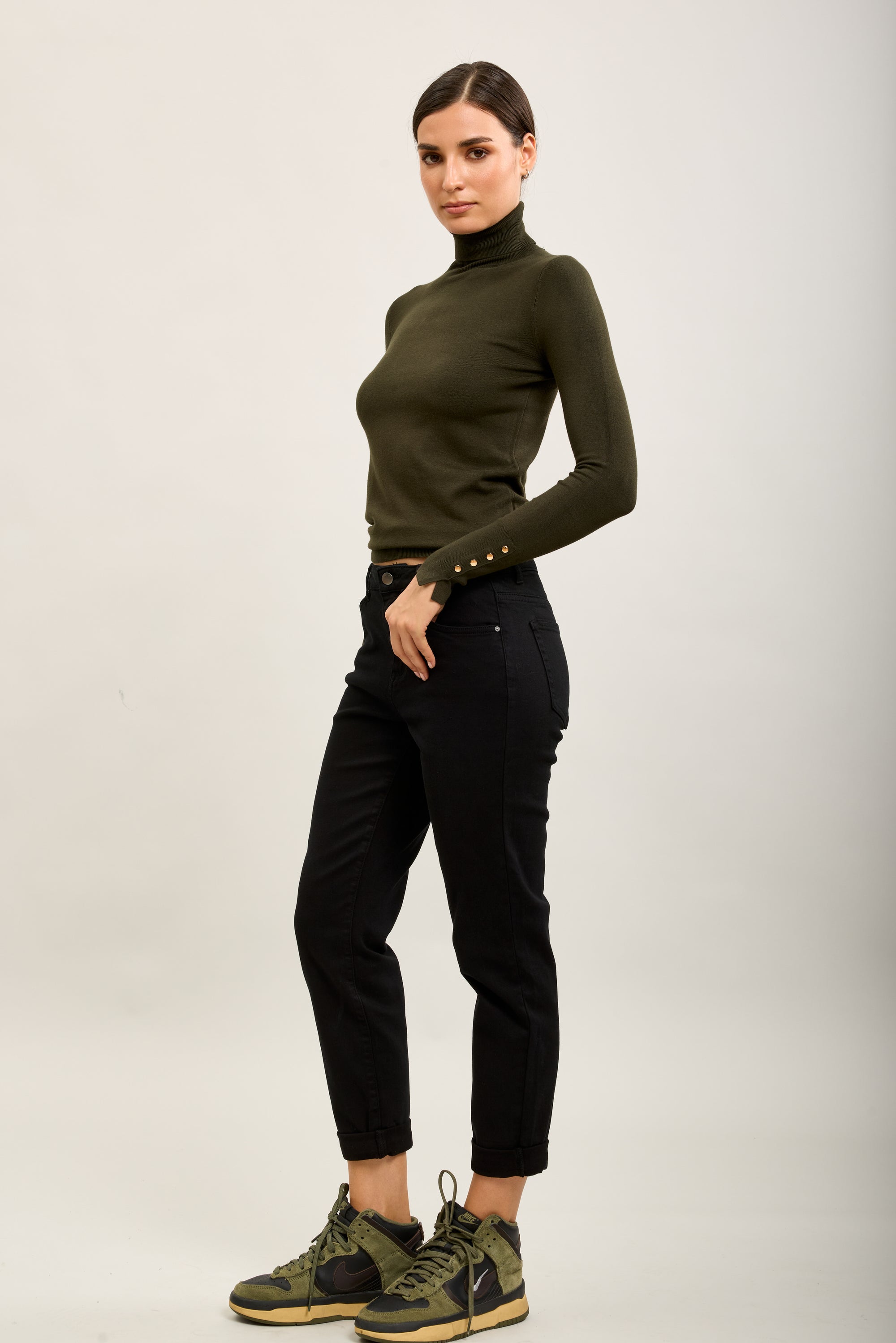Pantalones vaqueros estilo boyfriend de denim elástico con puños minimalistas Toxik3