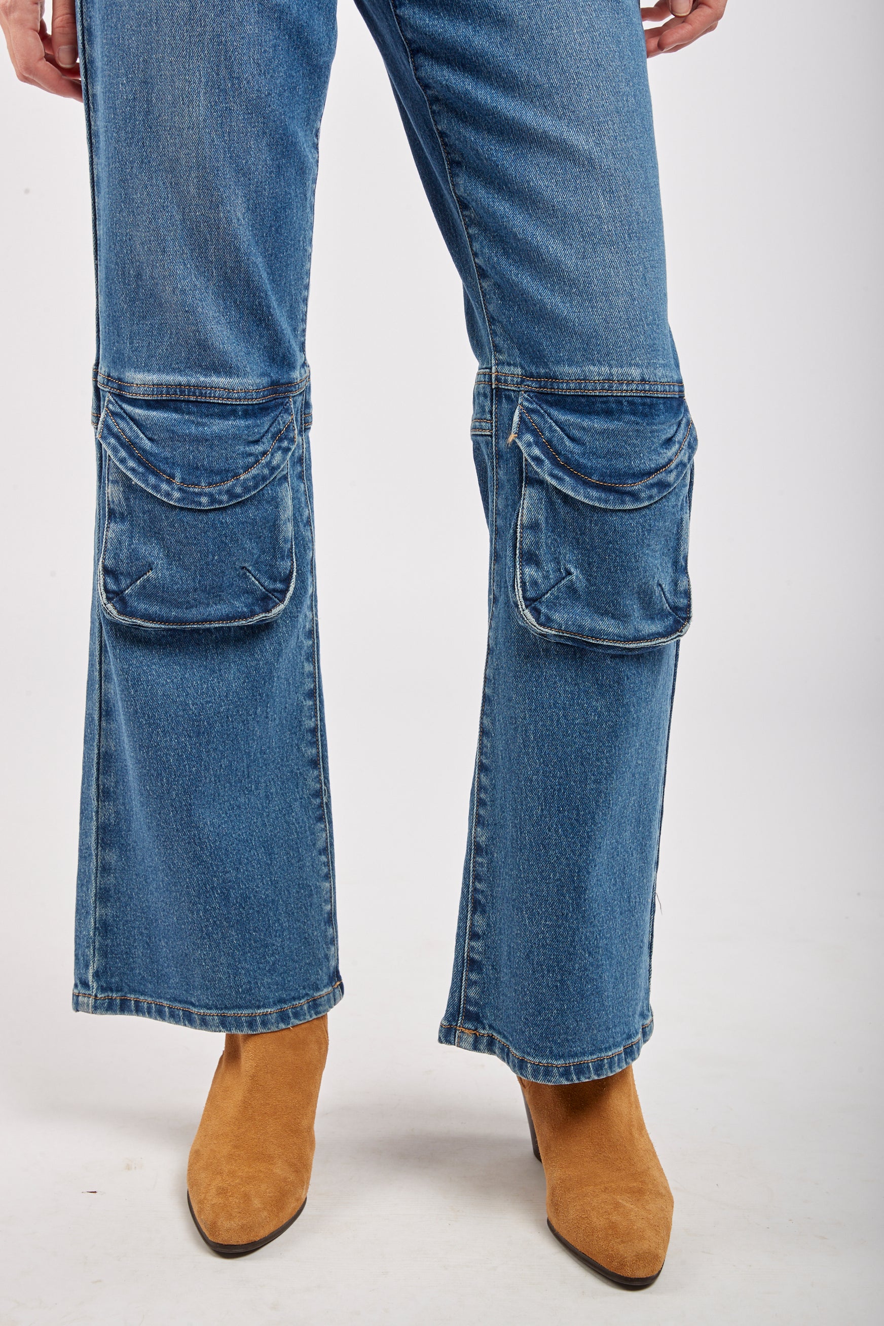 Jeans detail kniezak - grap