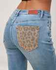 Leopardo de bolsillo detallado de los jeans - felino