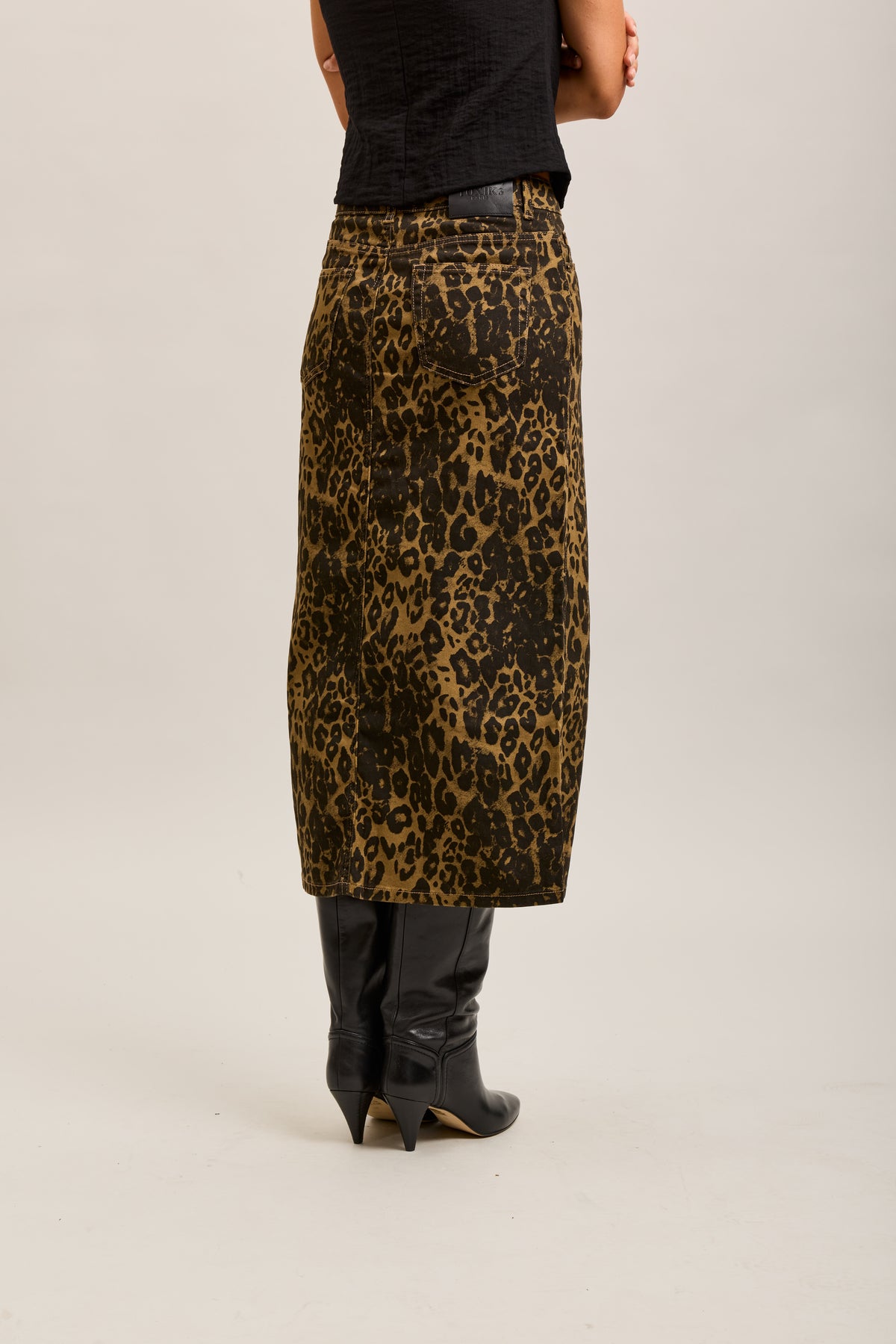 Falda de tubo con estampado de leopardo y abertura delantera de Toxik3