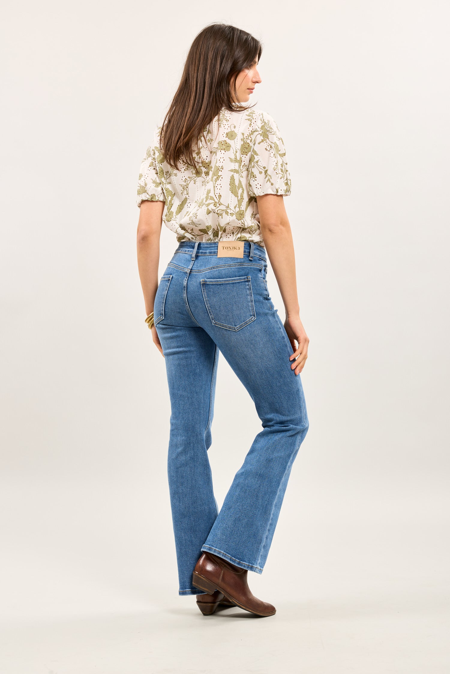 Toxik3 uitlopende stretch bootcut jeansbroek