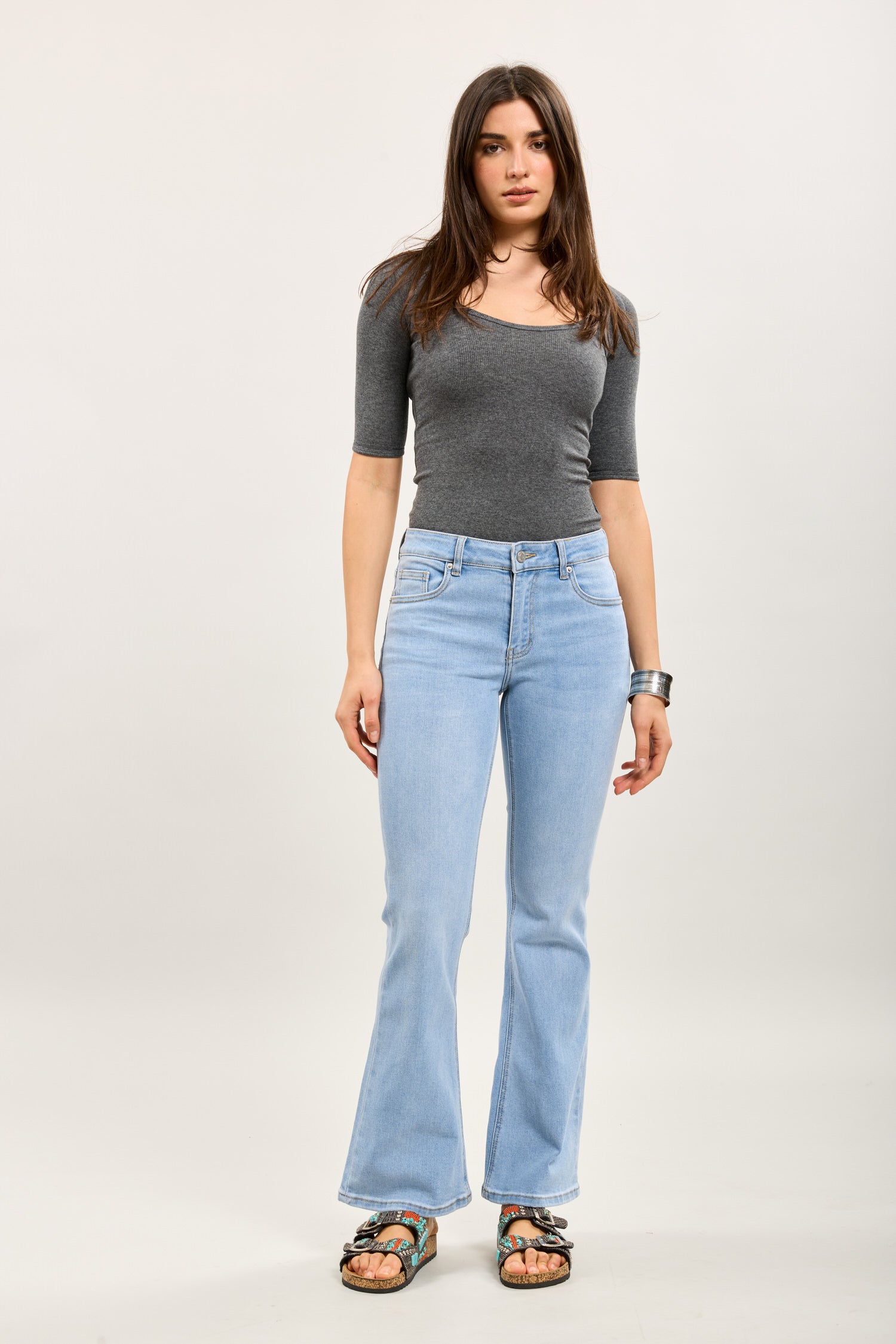 Toxik3 uitlopende stretch bootcut jeansbroek