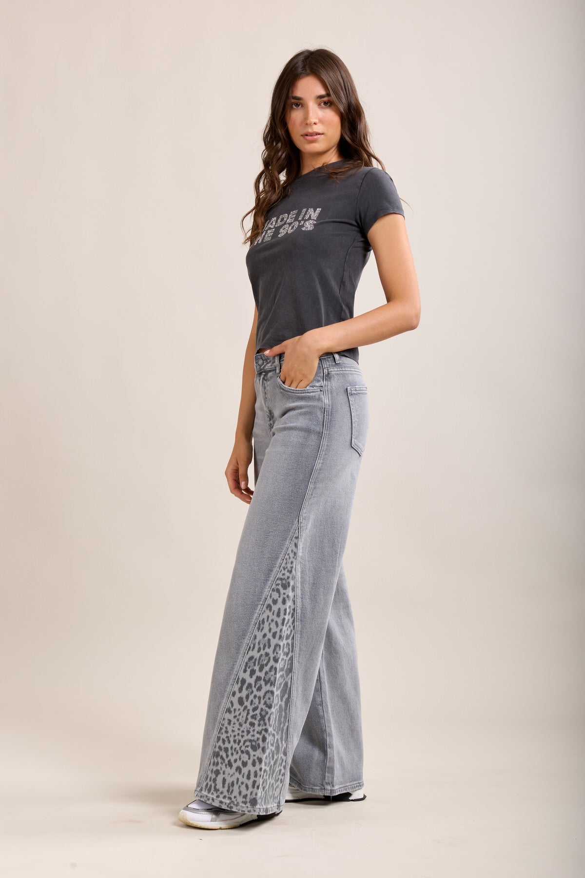 TOXIK3 Jean Extra Weitgrau Details Leopard