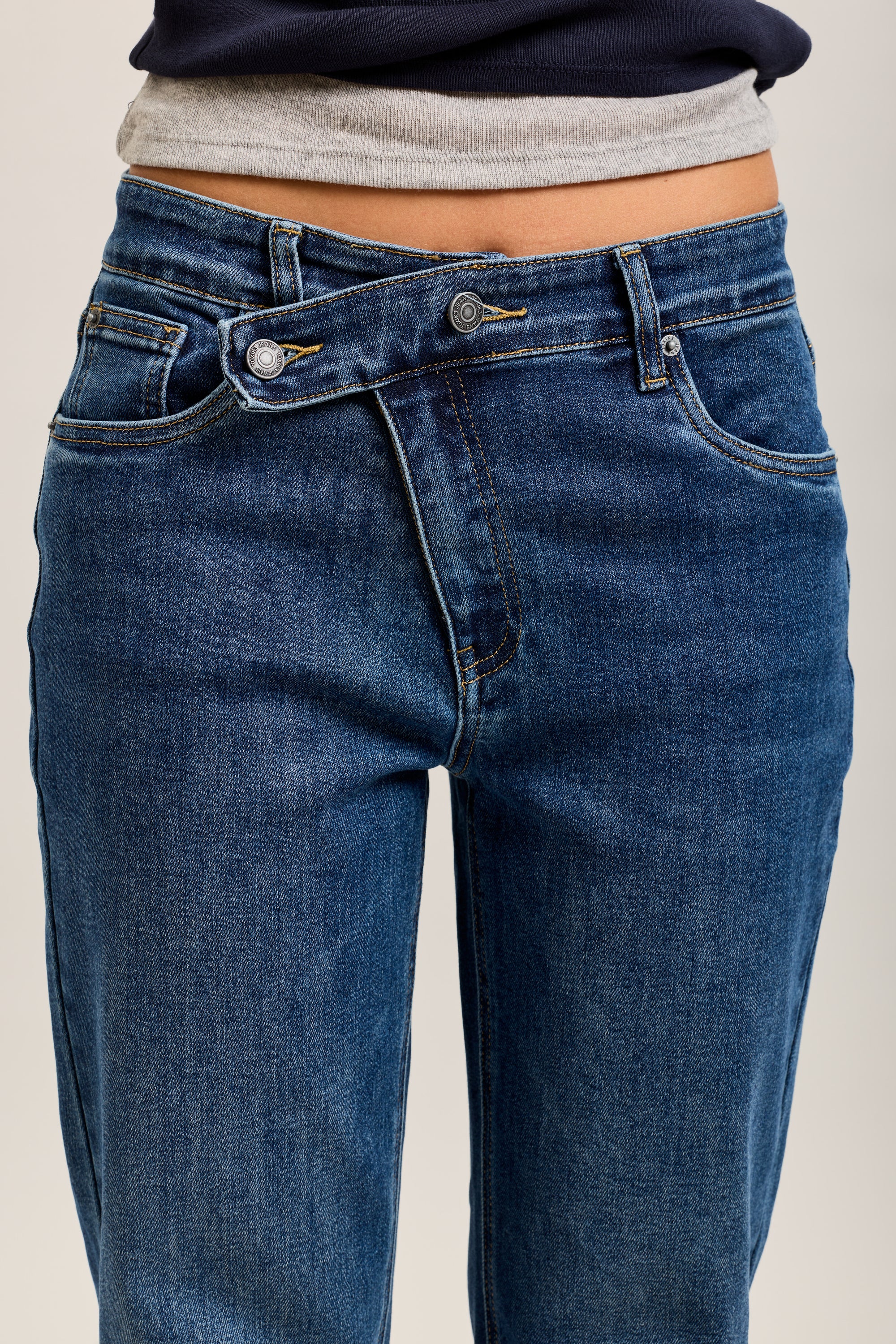 Toxik3 pantalon jean boy fermeture asymétrique