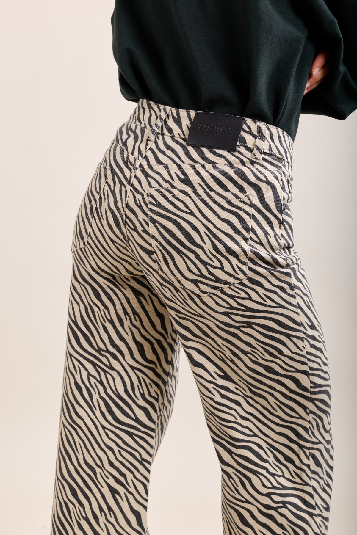 Toxik3 jean wide taille haute imprimé zèbre