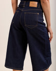Raw blue low-rise Bermuda shorts