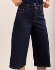 Raw blue low-rise Bermuda shorts