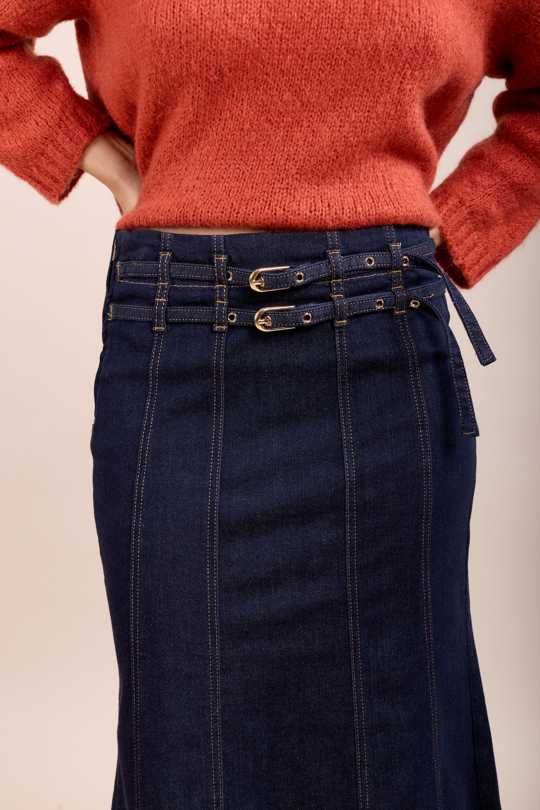 Falda vaquera larga Toxik3 con cinturones dobles