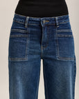 Weite Stretch-Jeanshose von Toxik3, doppelte Ausschnitte an den Vordertaschen