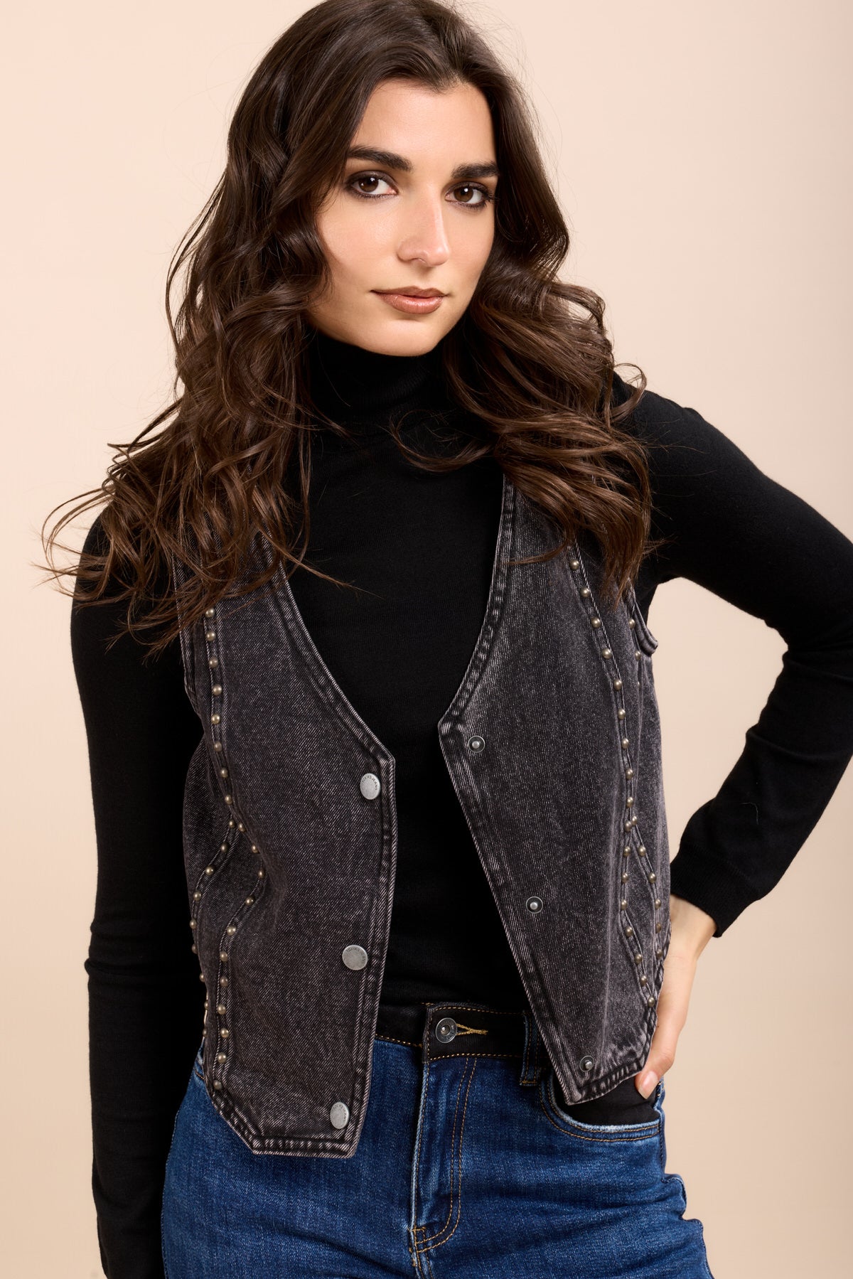 Toxik3 gilet sans manche détails clous