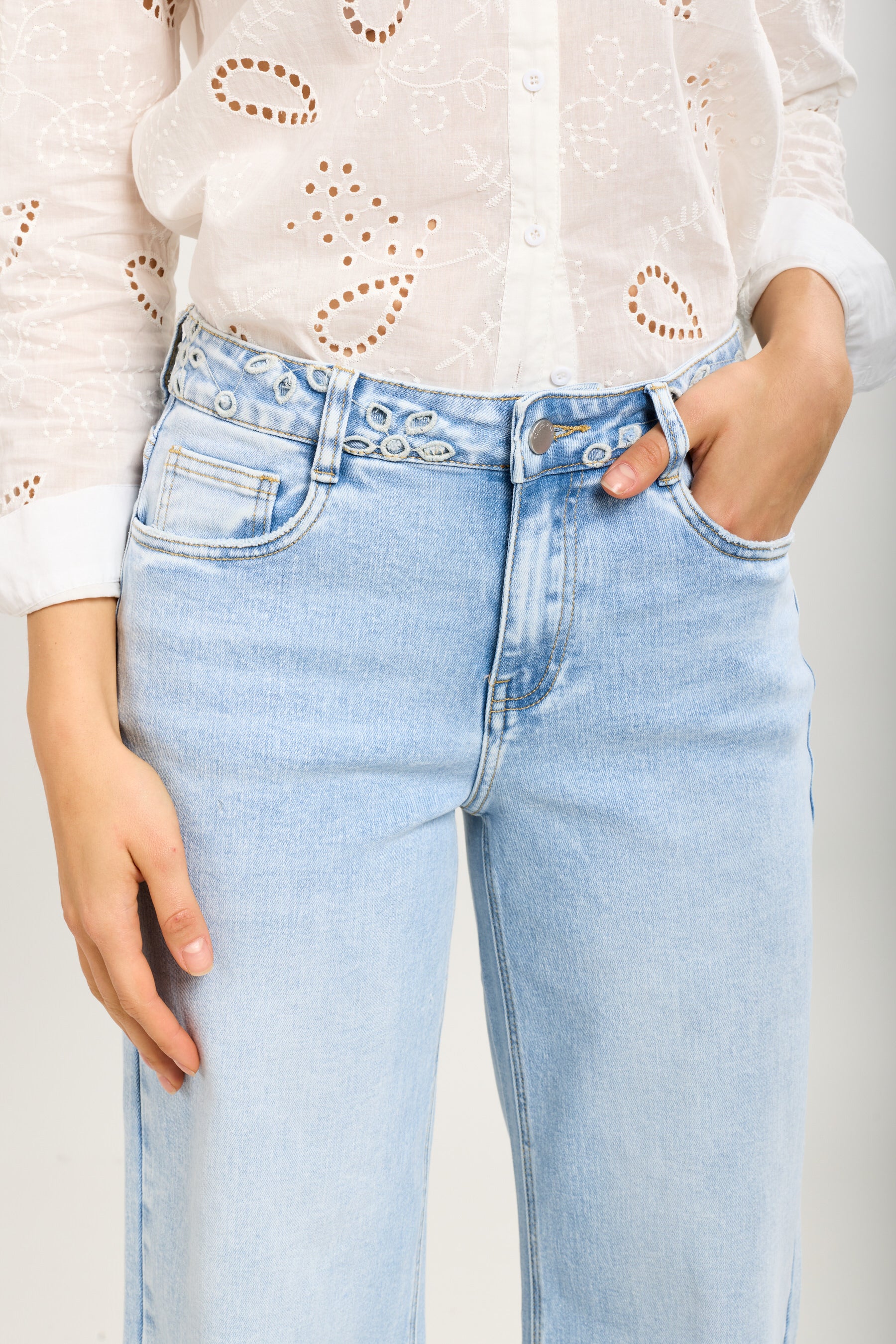 Toxik3 pantalon jean stretch wide broderie fleurs