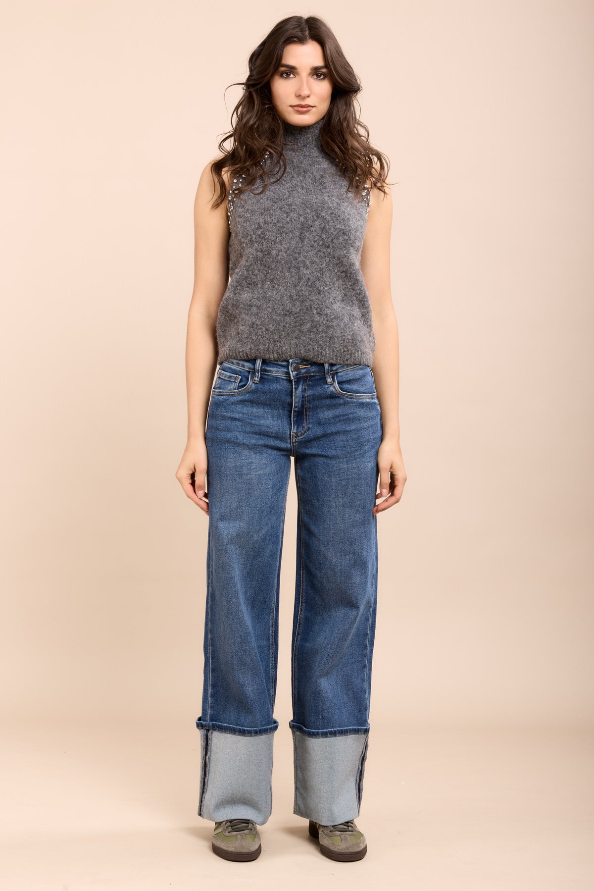 Toxik3 weite Stretch-Jeanshose mit Umschlag L21537