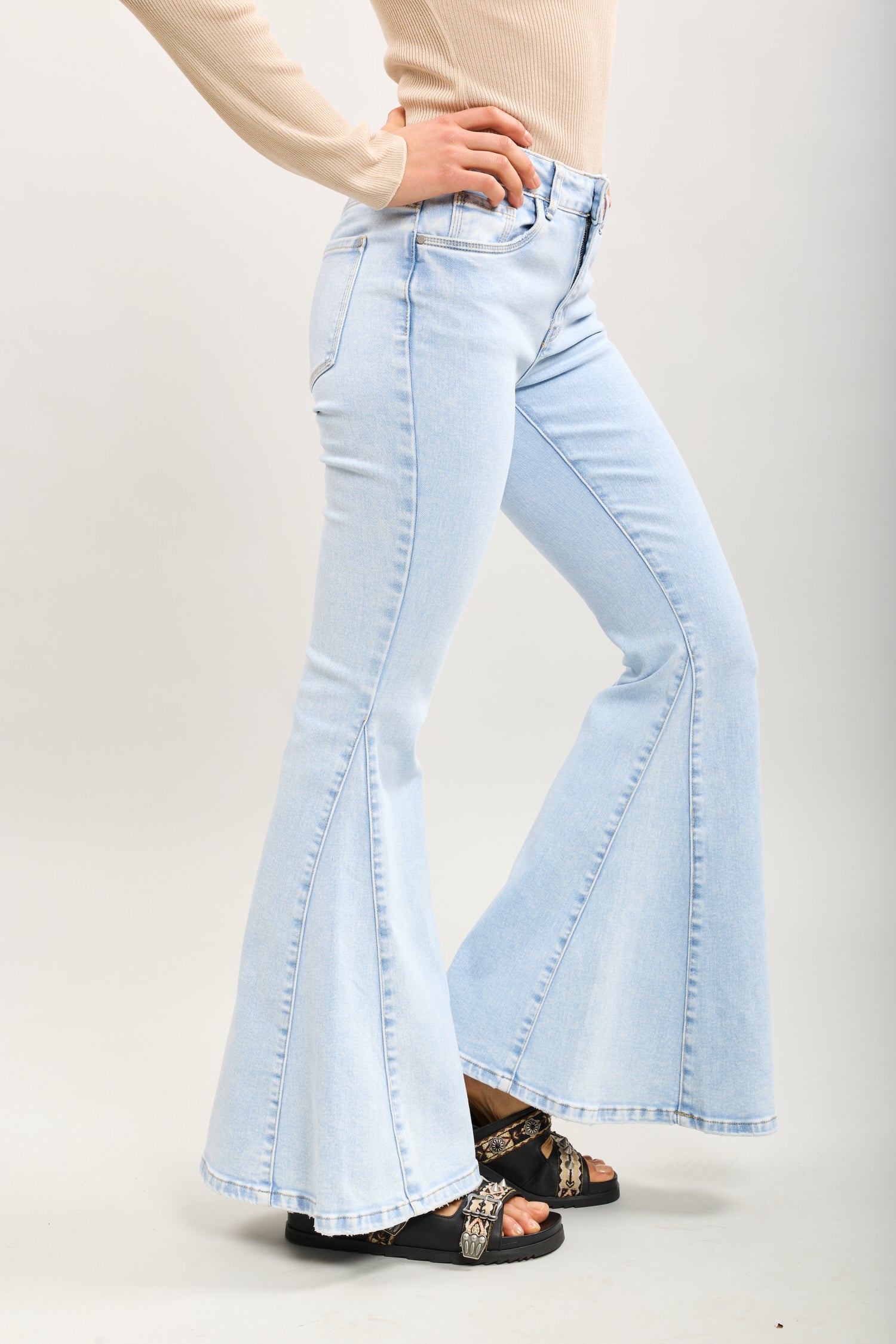 Toxik3 geribbelde flare-jeansbroek met stretch