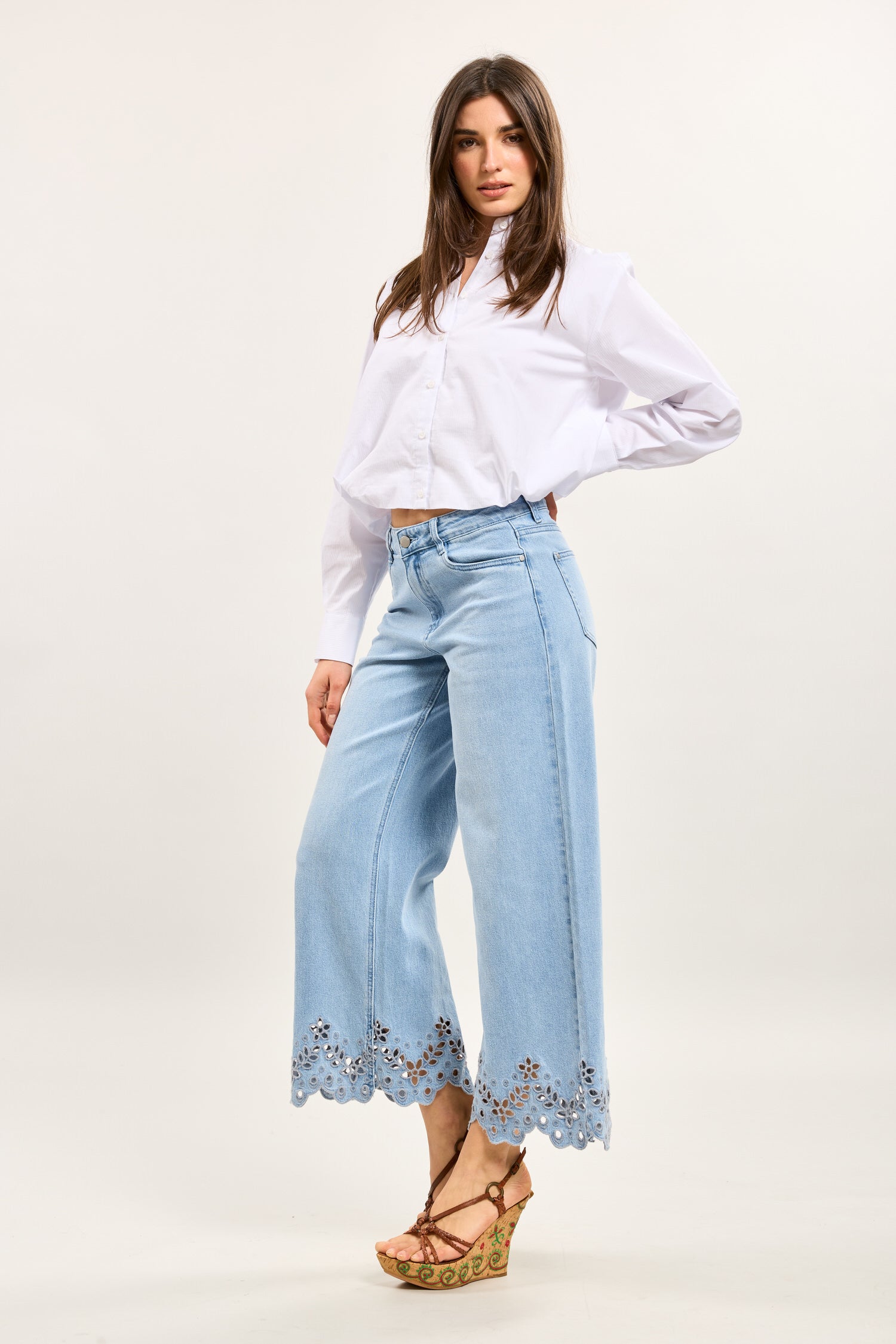Toxik3 pantalon jean stretch wide ourlets brodés motifs floraux
