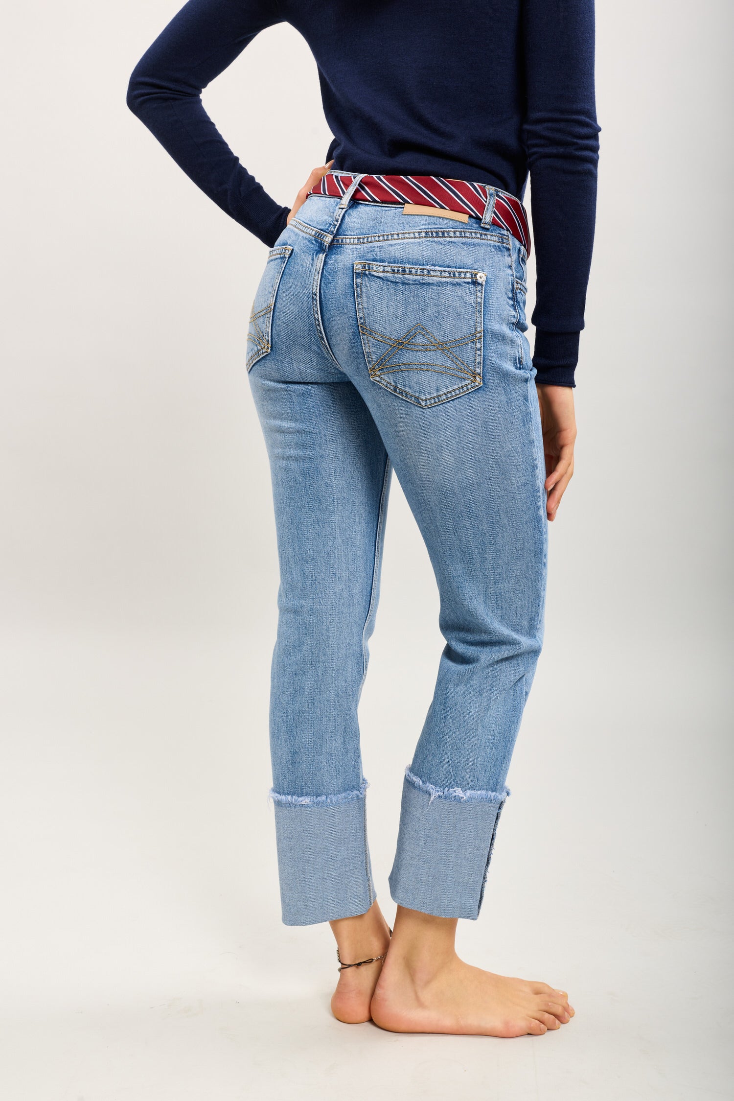 Toxik3 verkürzte, gerade Denim-Lyocell-Hose mit Bündchen-Accessoire