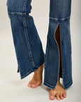 Pantalones vaqueros bootcut de denim elástico Toxik3 con aberturas