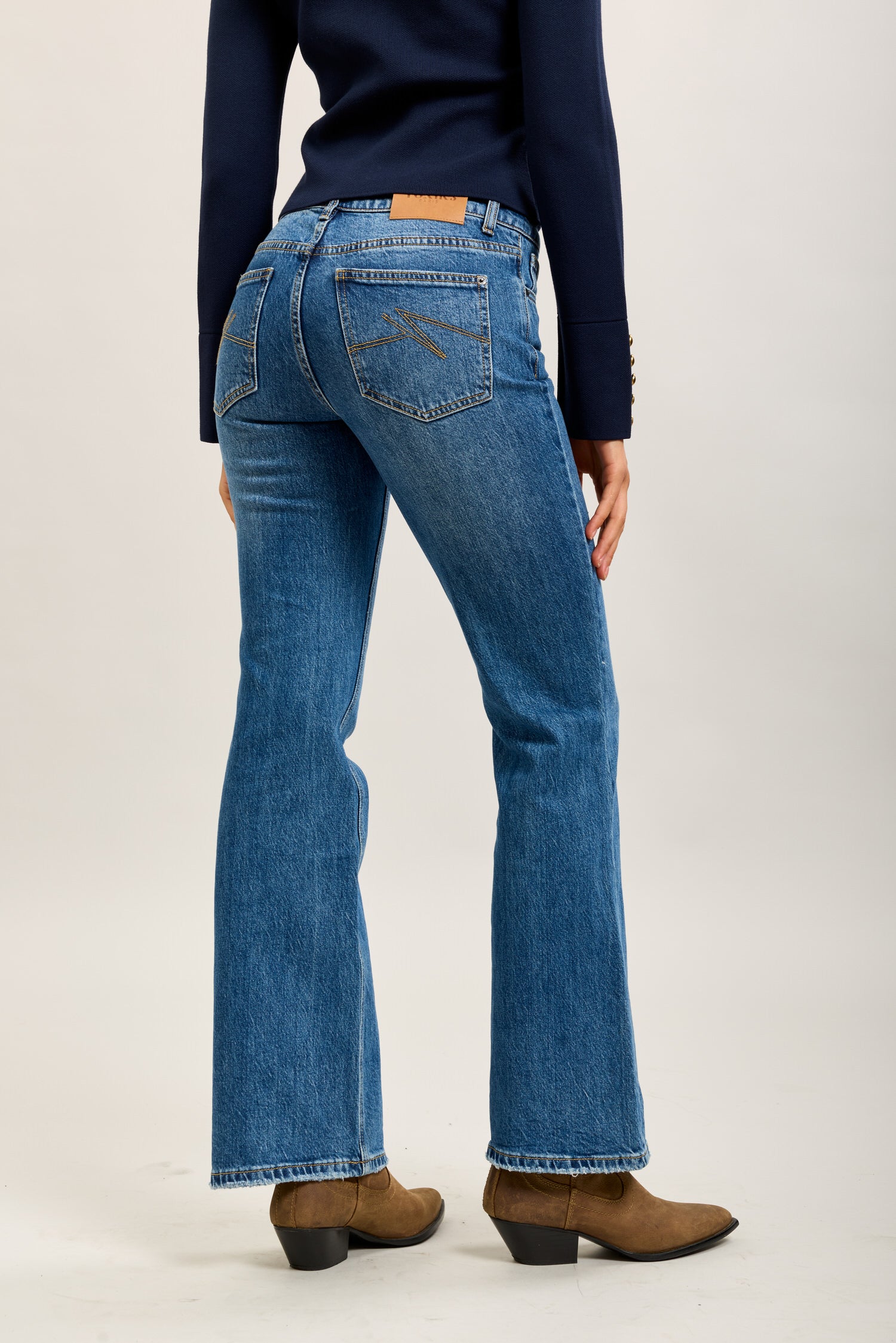 Toxik3 Bootcut-Jeanshose aus Stretch-Denim mit abgesteppten Taschen