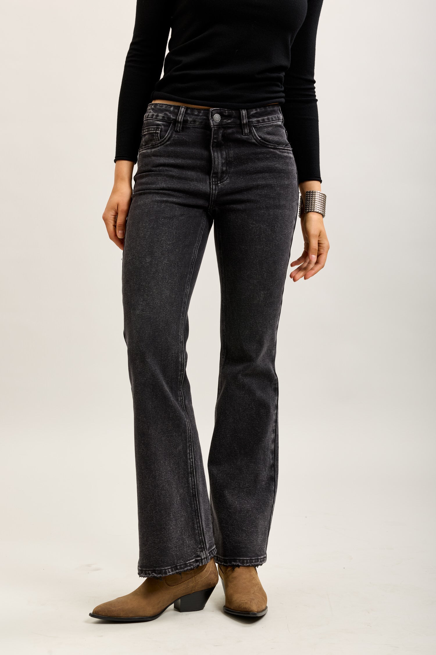 Toxik3 Bootcut-Jeanshose aus Stretch-Denim mit abgesteppten Taschen