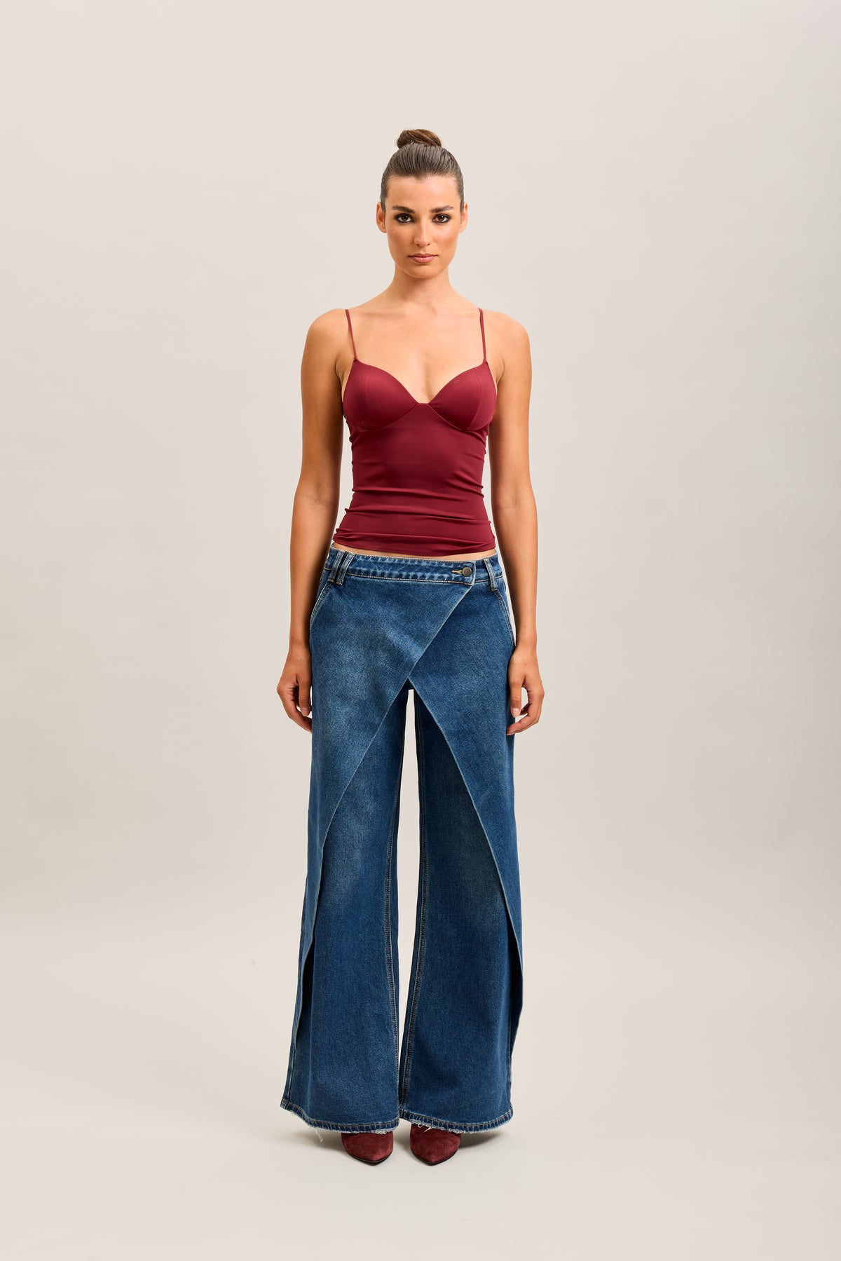 Toxik3 pantalones vaqueros extra anchos asimétricos de denim elástico