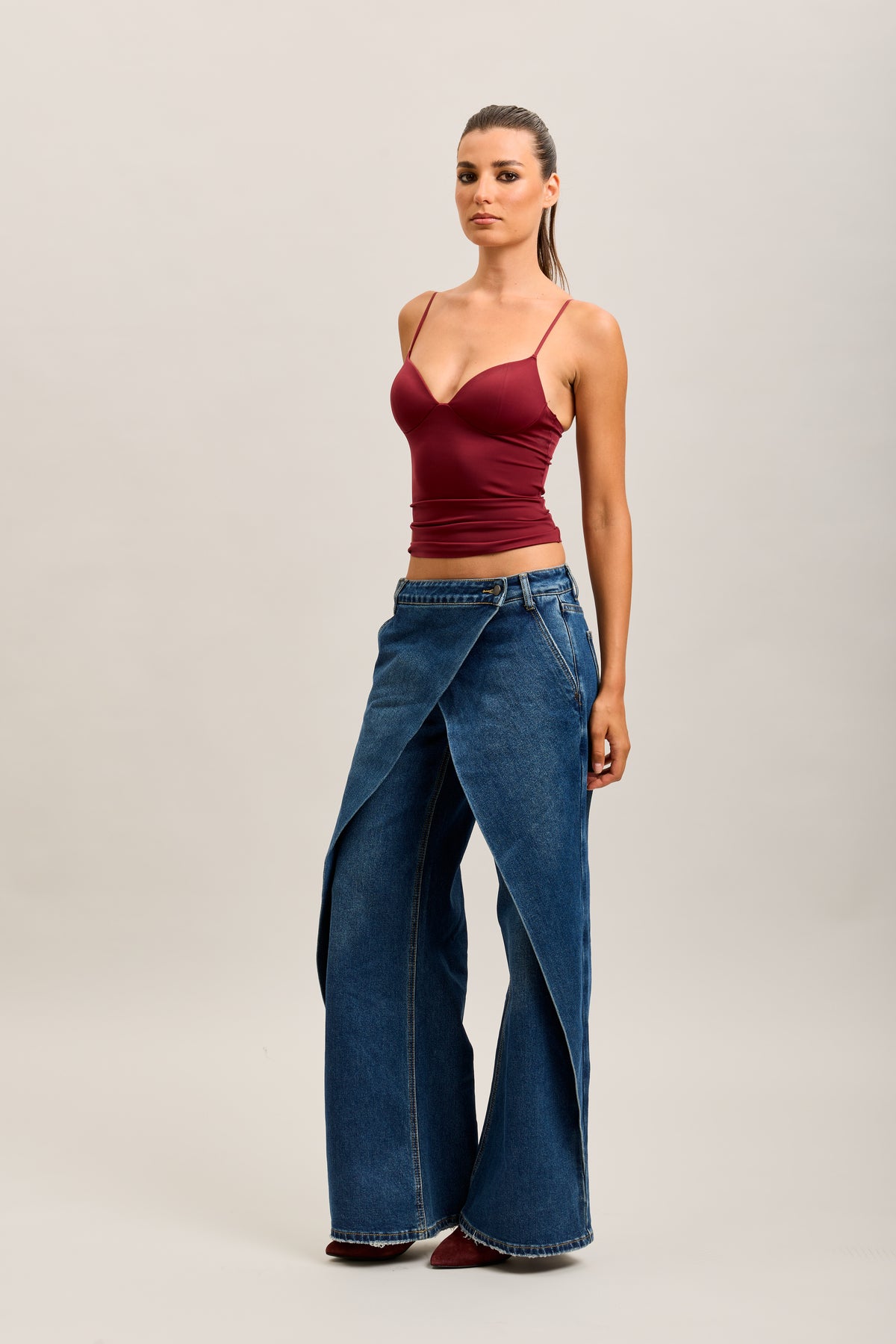 Toxik3 pantalones vaqueros extra anchos asimétricos de denim elástico