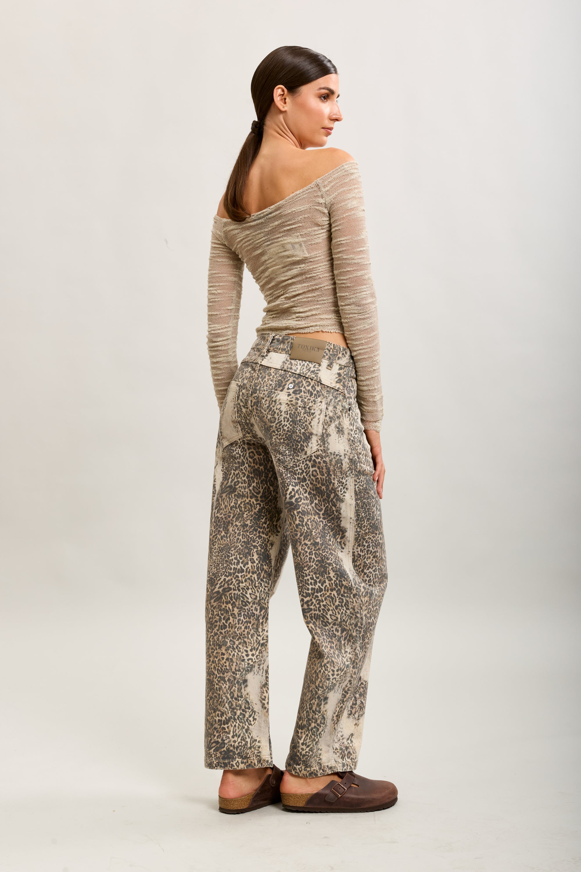 Toxik3 Ballon-Jeanshose aus Stretch-Denim mit Leopardenmuster