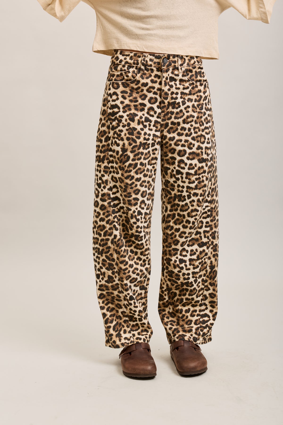 Toxik3 pantalones vaqueros globo de denim elástico con estampado de leopardo