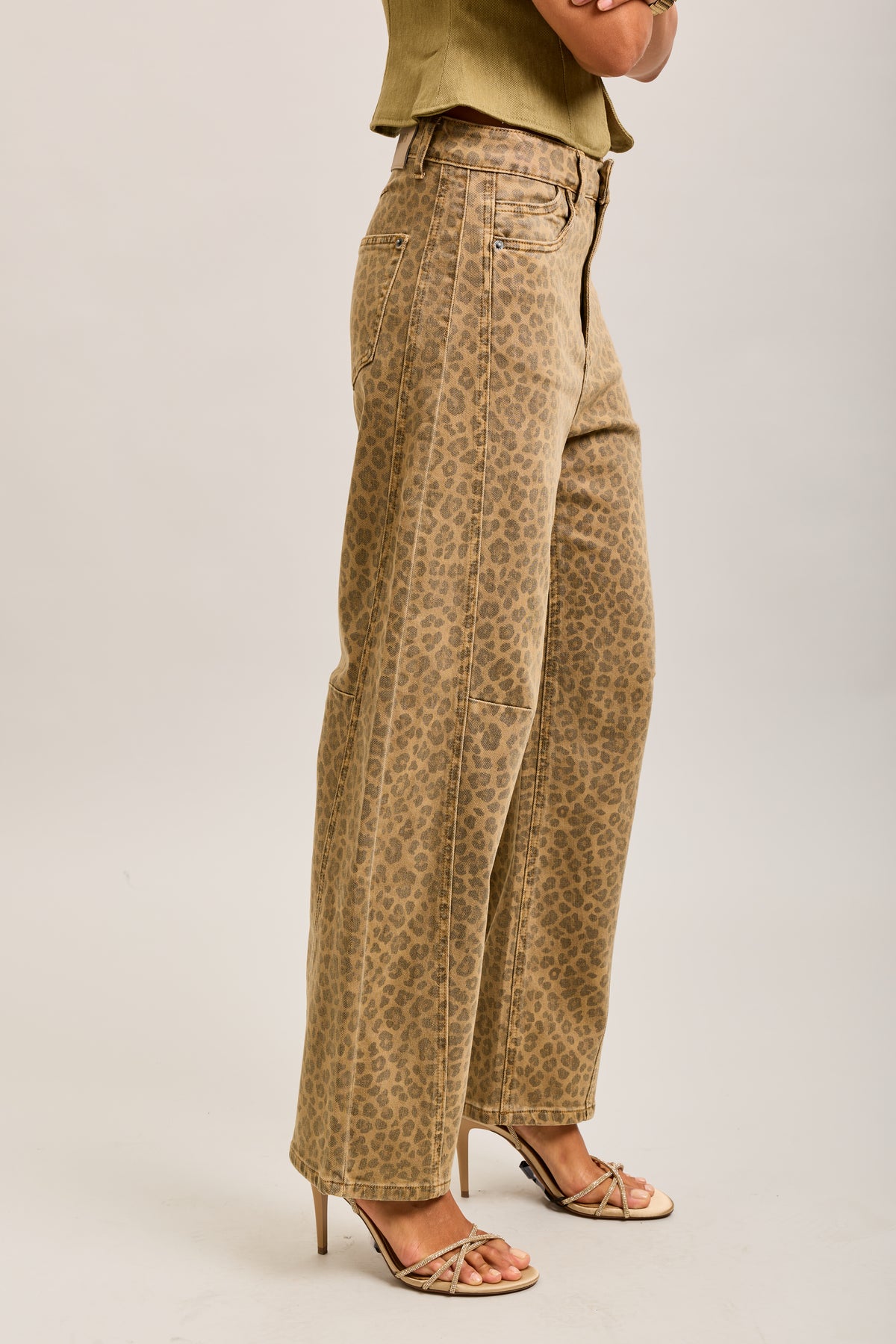 Toxik3 pantalones vaqueros globo de denim elástico con estampado de leopardo