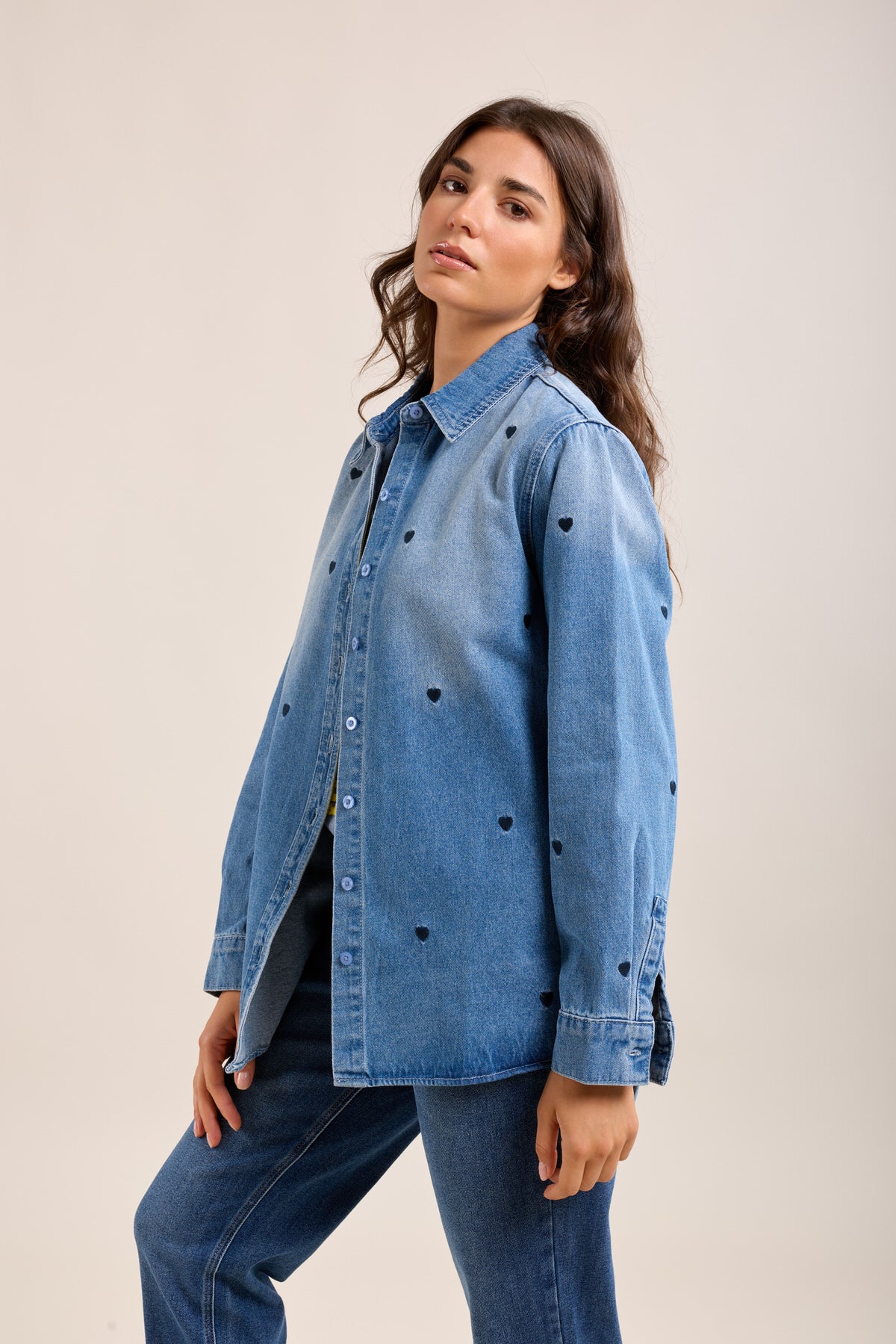 Toxik3 chemise en jean motifs brodés coeur