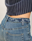 Toxik3 gewaschene, gerade Jeans mit Büffel-Stickmustern