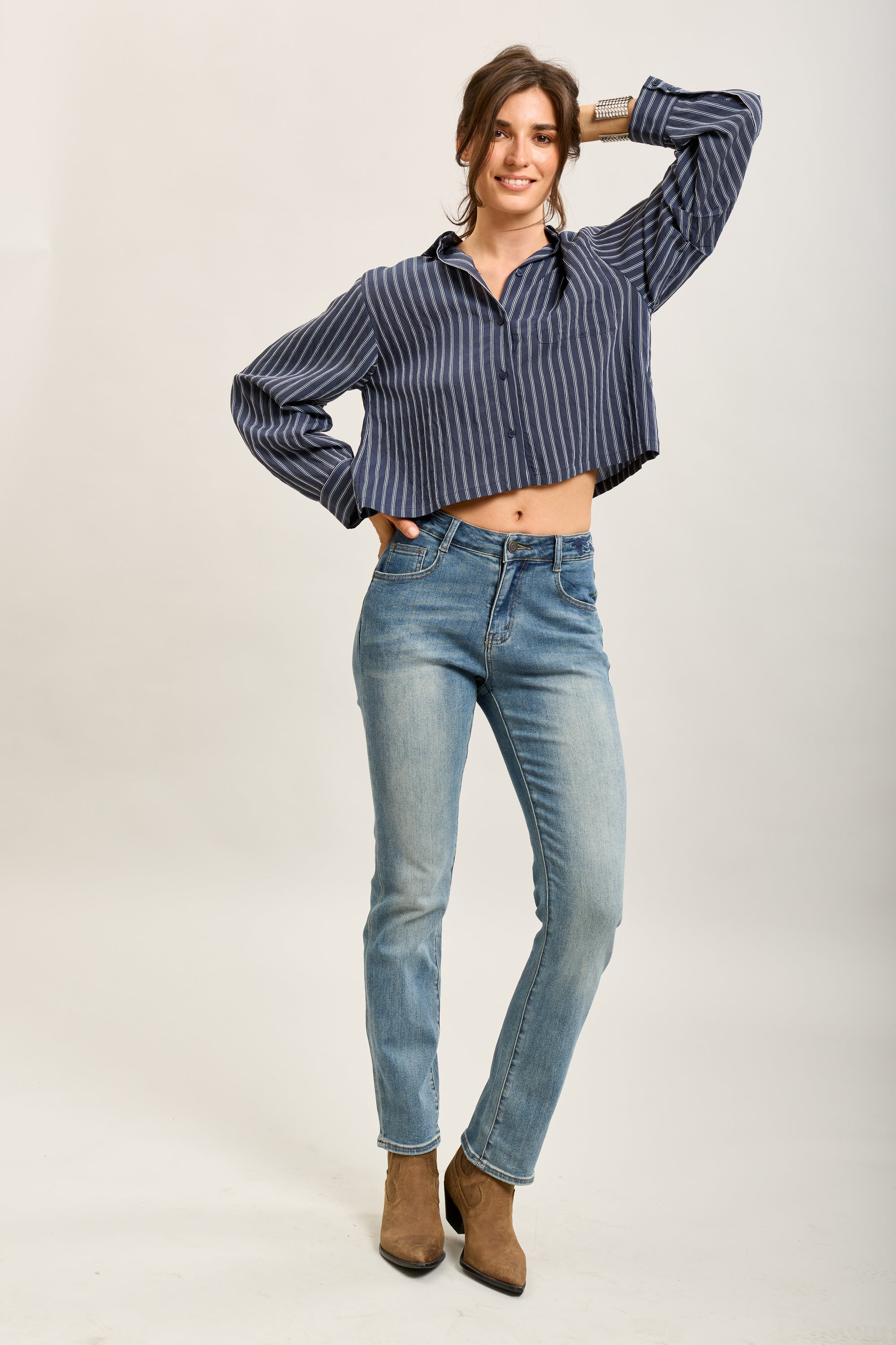 Toxik3 gewaschene, gerade Jeans mit Büffel-Stickmustern