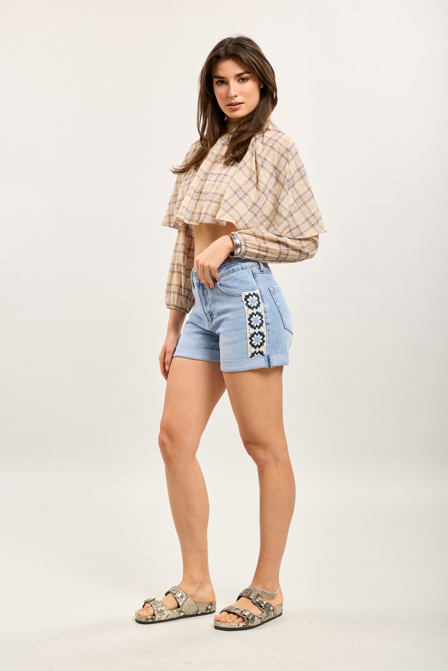 Toxik3 short shorts hook details