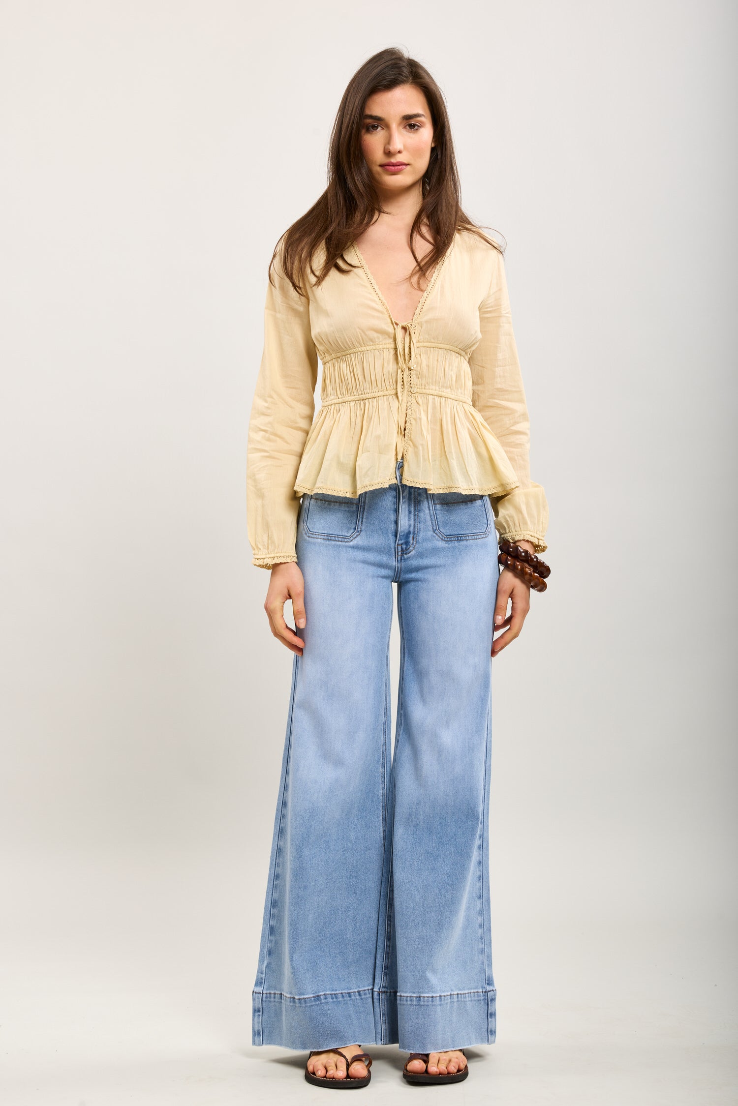 Toxik3 Stretch weite Jeanshose mit kleinen Taschen