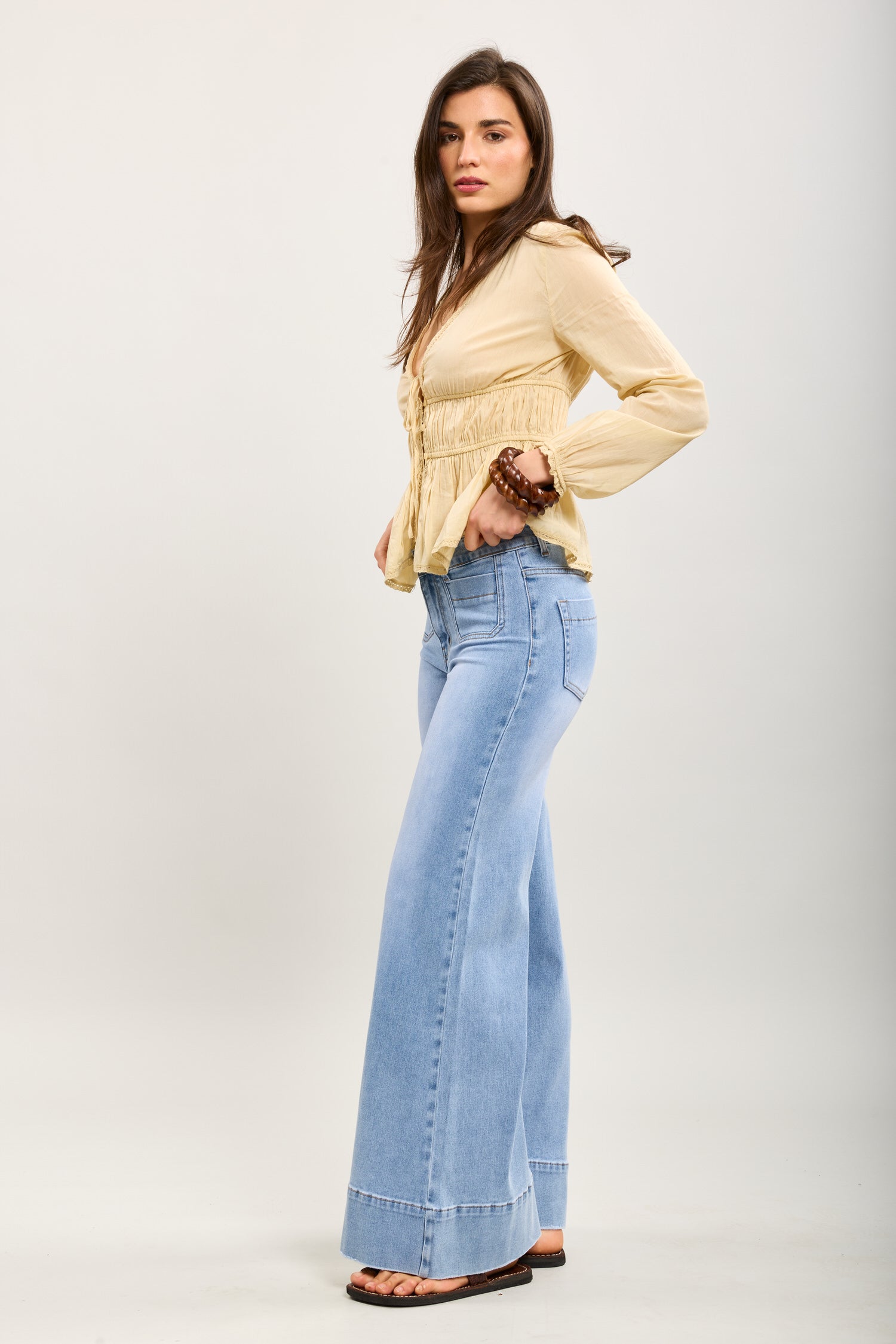 Toxik3 Stretch weite Jeanshose mit kleinen Taschen