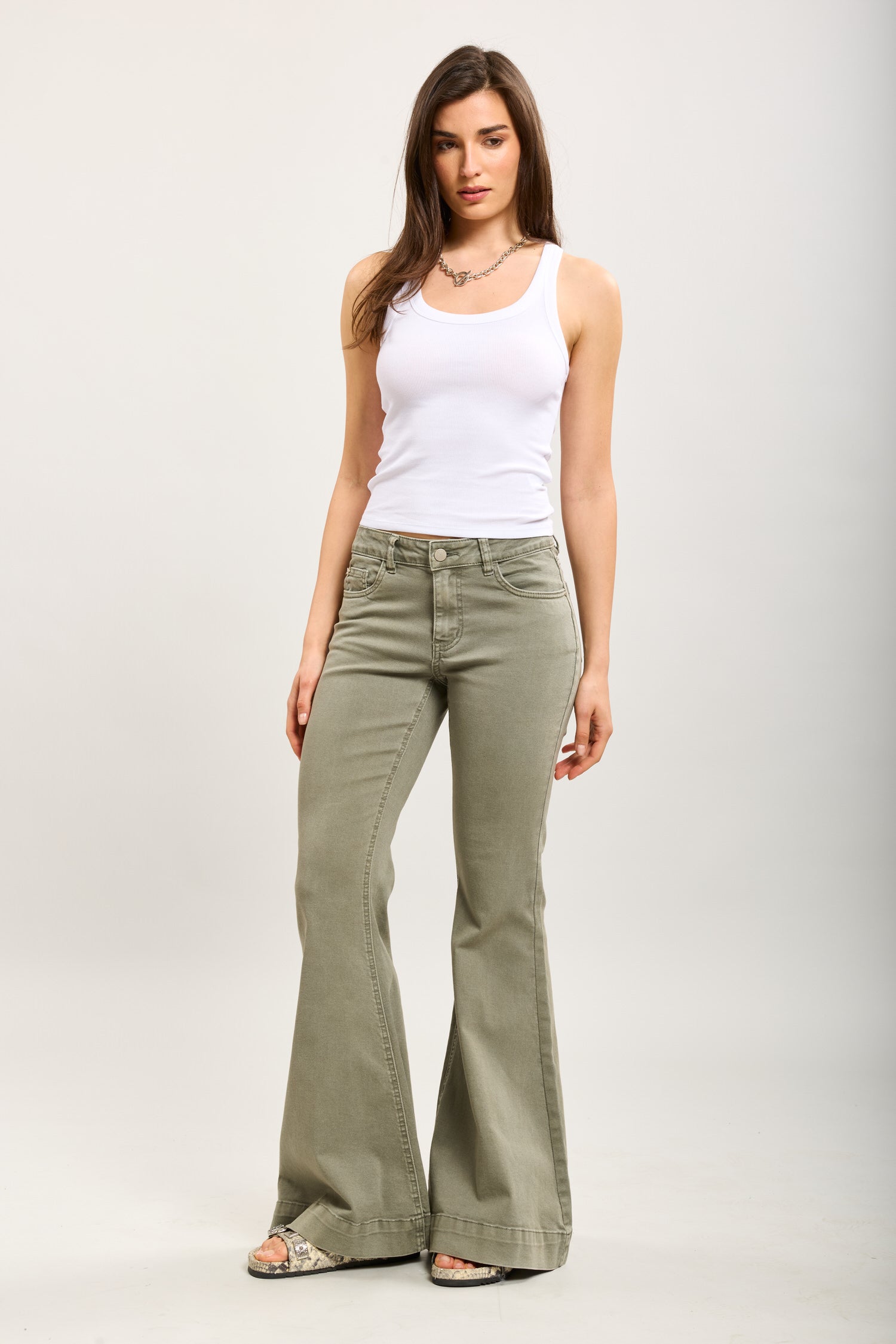 Pantalones vaqueros acampanados de denim elástico Toxik3